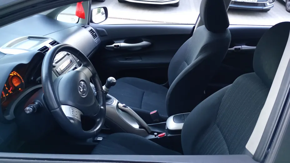 TOYOTA Auris Auris 1.4 VVT-i Luna