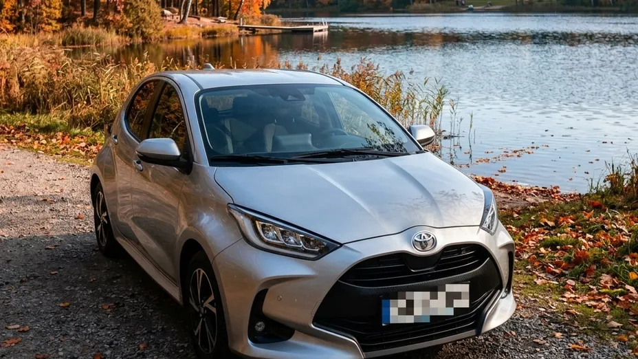 TOYOTA Yaris -
