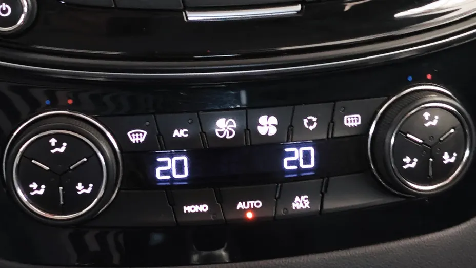PEUGEOT 508 -