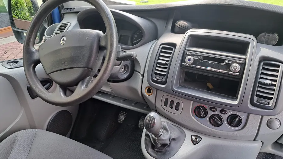 RENAULT Trafic -