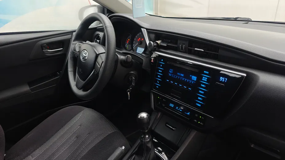 TOYOTA Auris Auris 1.6 Active