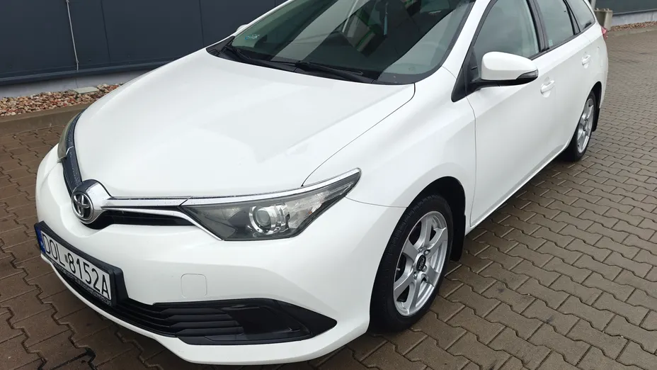 TOYOTA Auris Auris 1.6 Active