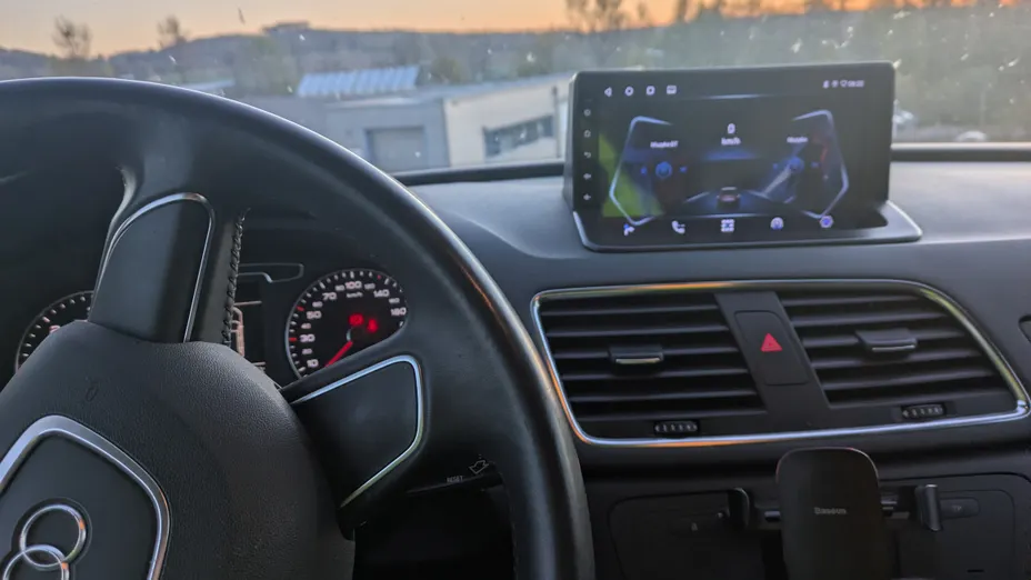 AUDI Q3 -