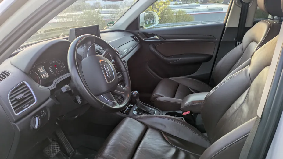 AUDI Q3 -
