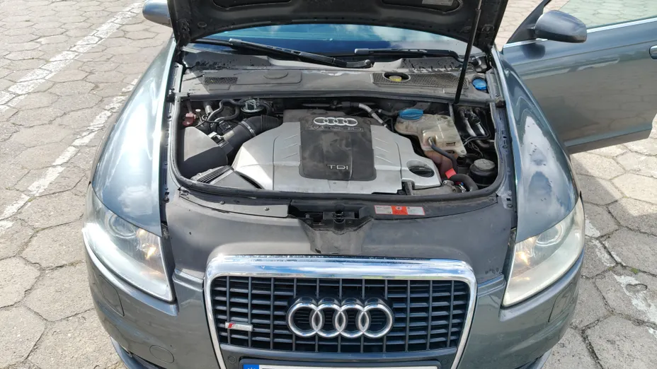 AUDI A6 -