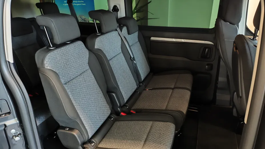 PEUGEOT Traveller Traveller 2.2 BlueHDi Long Business EAT8 Nowy
