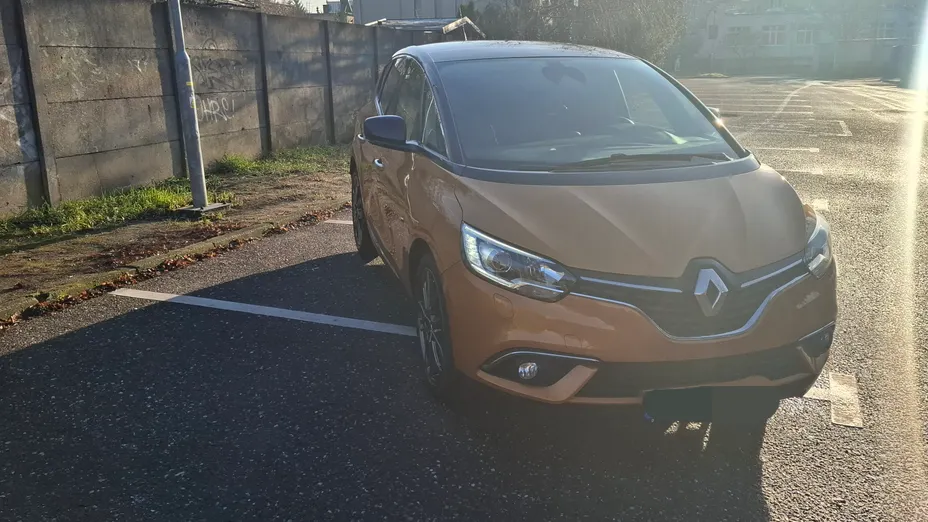 RENAULT Scenic -