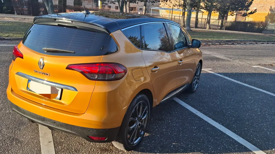 RENAULT Scenic -