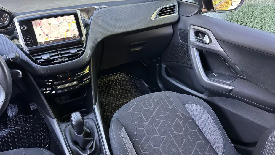 PEUGEOT 2008 2008 1.2 Pure Tech Active