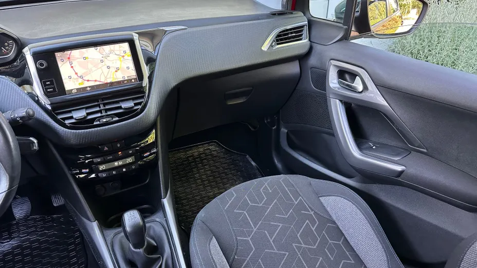 PEUGEOT 2008 2008 1.2 Pure Tech Active