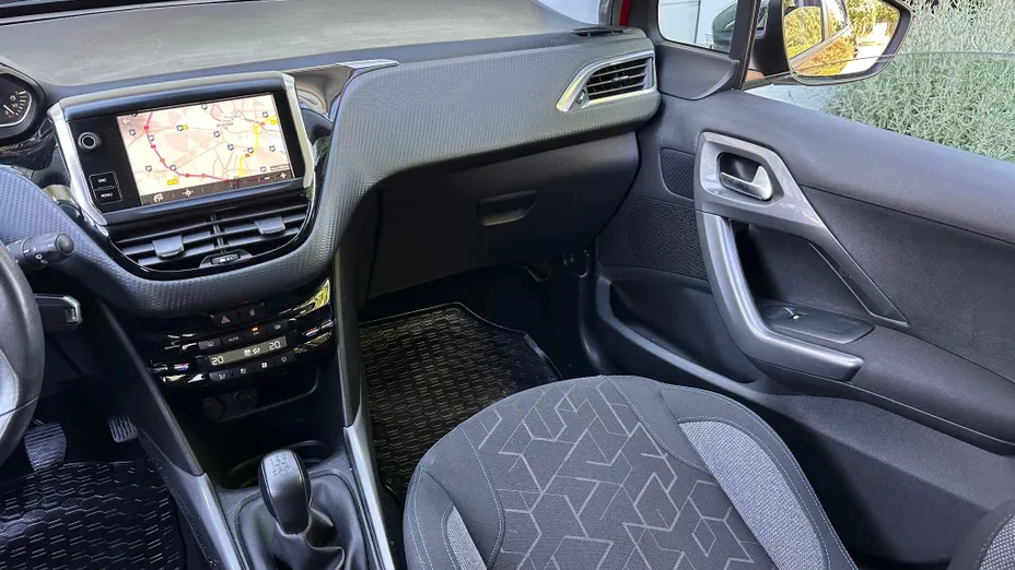 PEUGEOT 2008 2008 1.2 Pure Tech Active