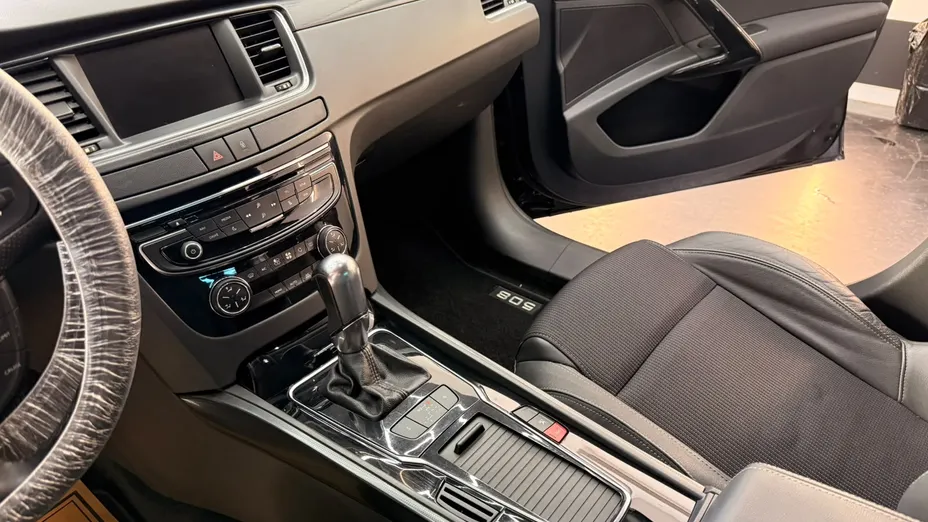 PEUGEOT 508 -