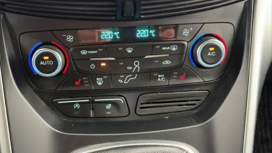 FORD Kuga -