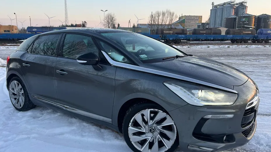 CITROEN DS5 DS5 1.6 THP SportChic