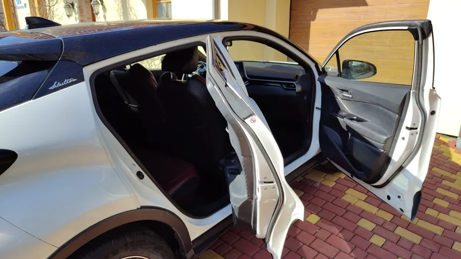 TOYOTA C-HR C-HR 1.8 Hybrid Selection