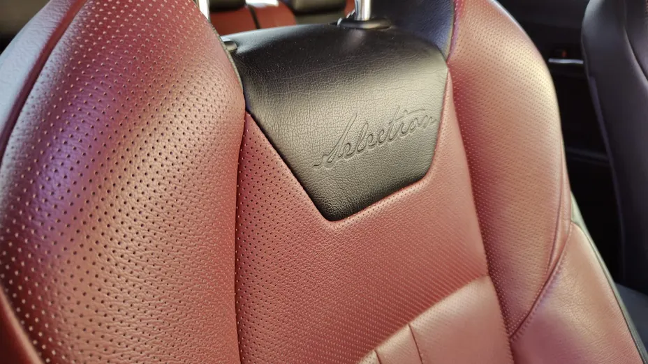 TOYOTA C-HR C-HR 1.8 Hybrid Selection