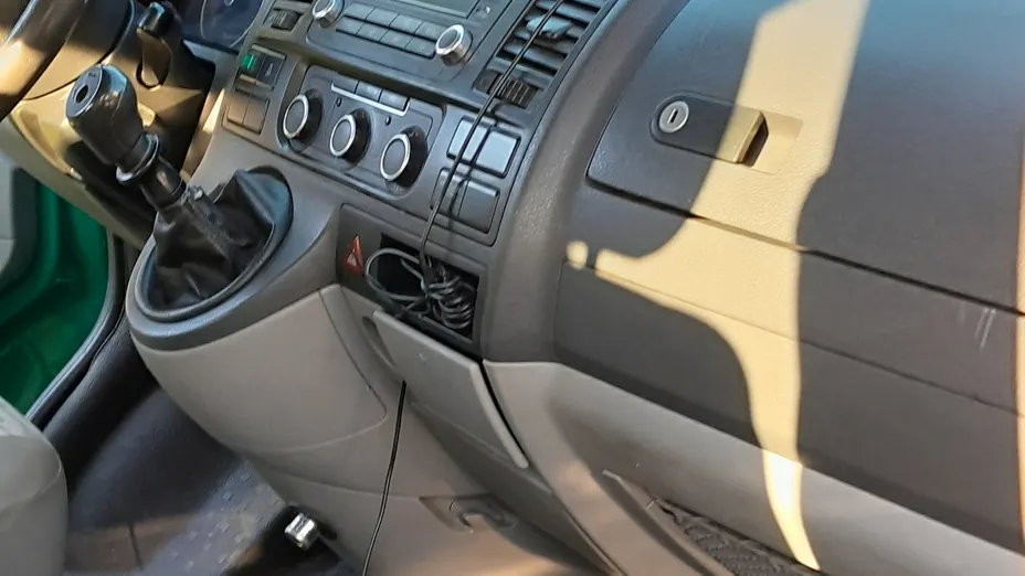 VOLKSWAGEN Transporter -