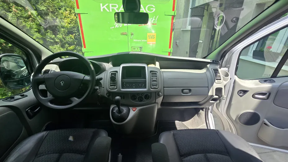RENAULT Trafic -