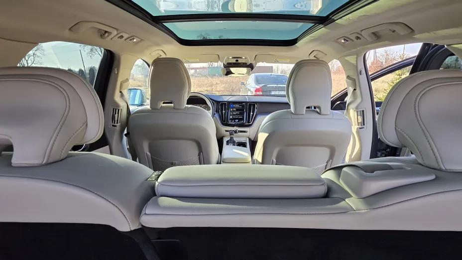 VOLVO XC60 XC60 T5 Momentum Pro aut