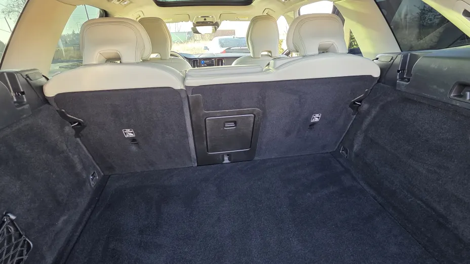 VOLVO XC60 XC60 T5 Momentum Pro aut