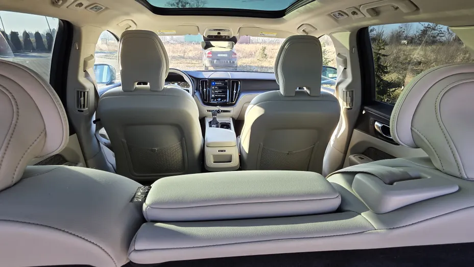 VOLVO XC60 XC60 T5 Momentum Pro aut