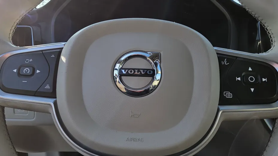 VOLVO XC60 XC60 T5 Momentum Pro aut