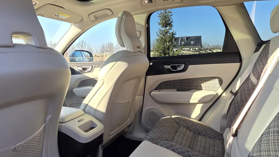 VOLVO XC60 XC60 T5 Momentum Pro aut