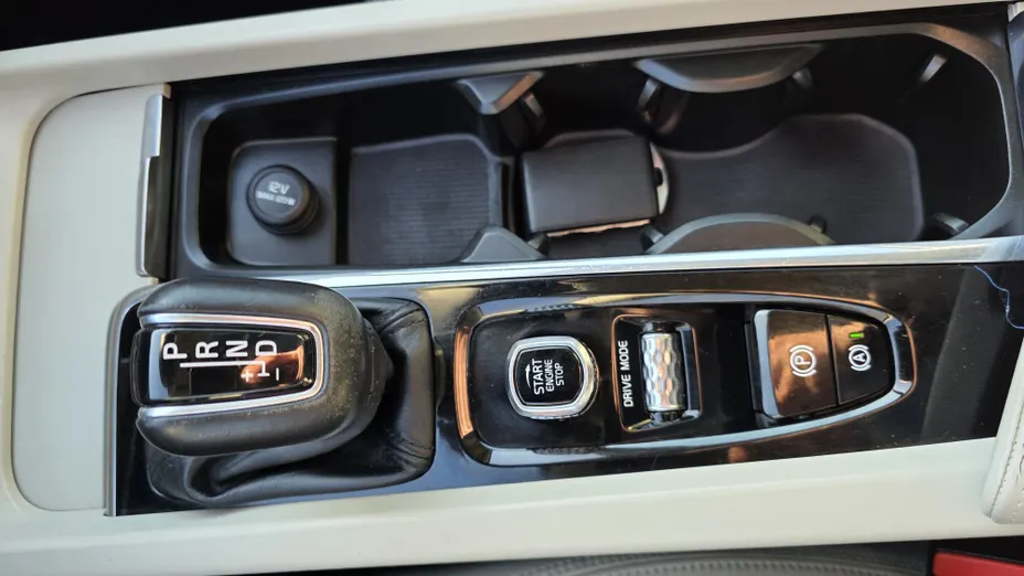 VOLVO XC60 XC60 T5 Momentum Pro aut