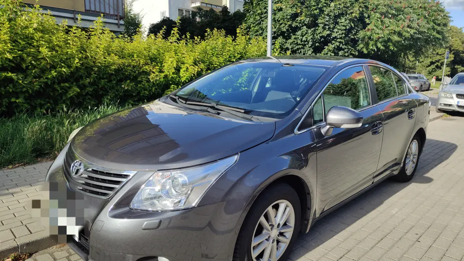 TOYOTA Avensis -