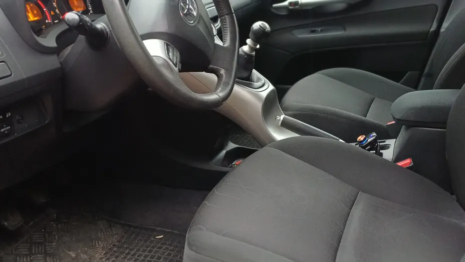 TOYOTA Auris Auris 1.33 VVT-i Classic