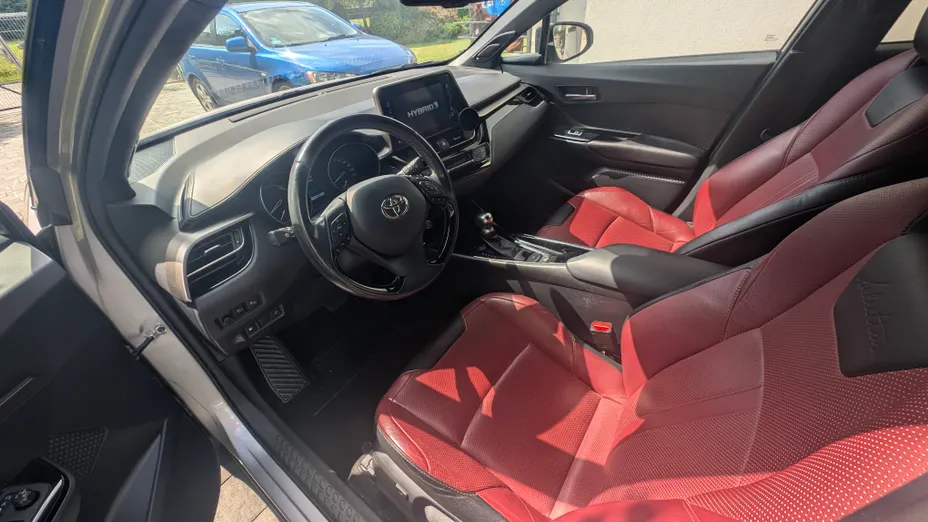 TOYOTA C-HR -