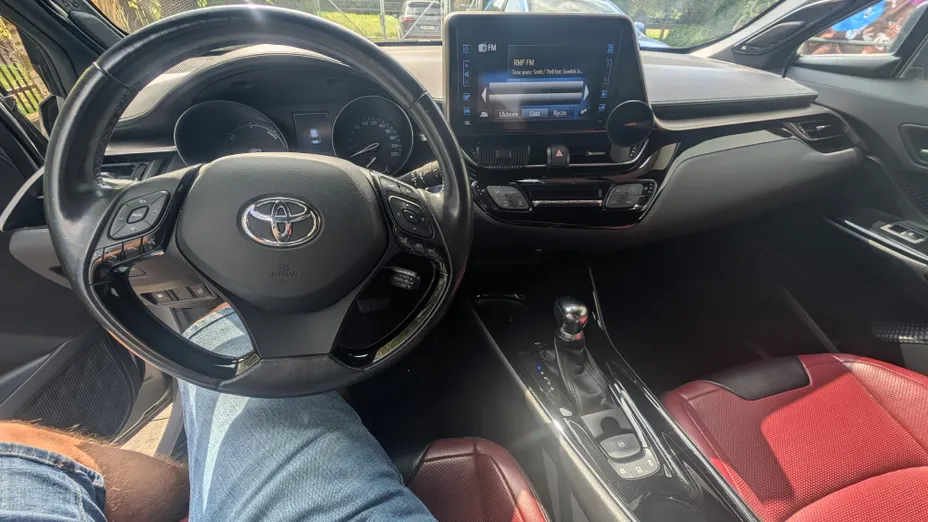 TOYOTA C-HR -