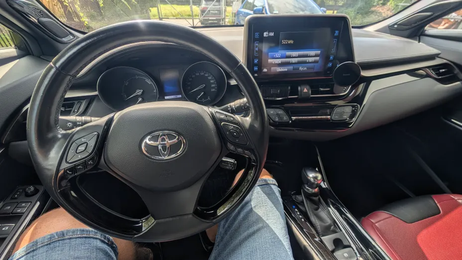 TOYOTA C-HR -
