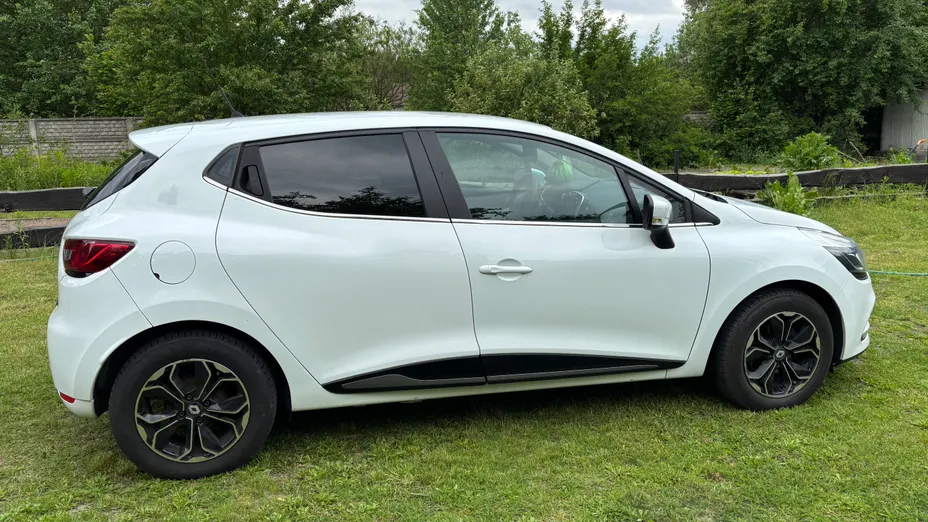 RENAULT Clio -