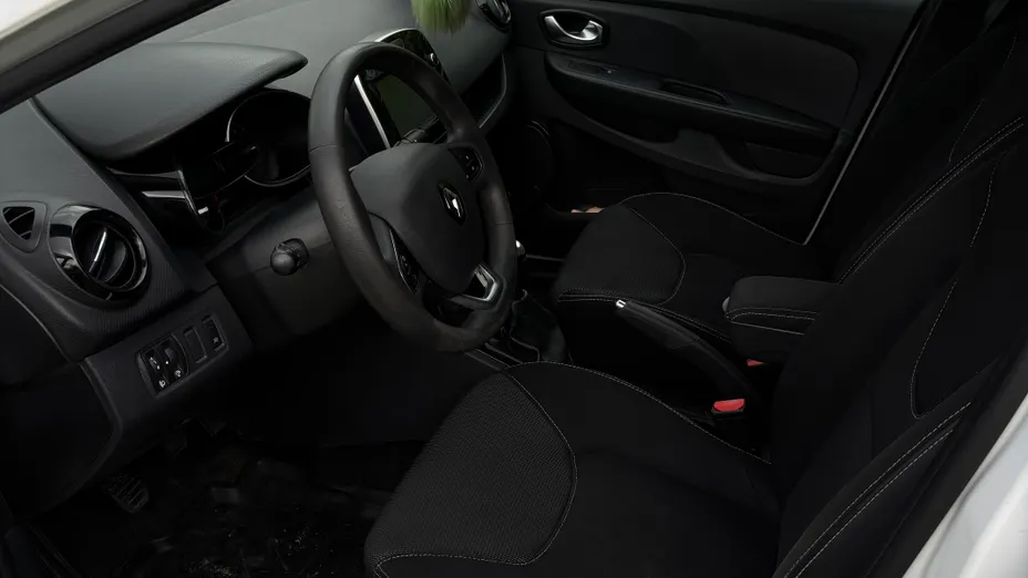 RENAULT Clio -