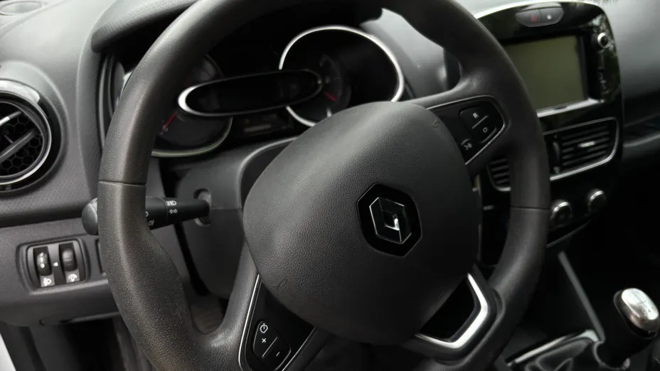 RENAULT Clio -