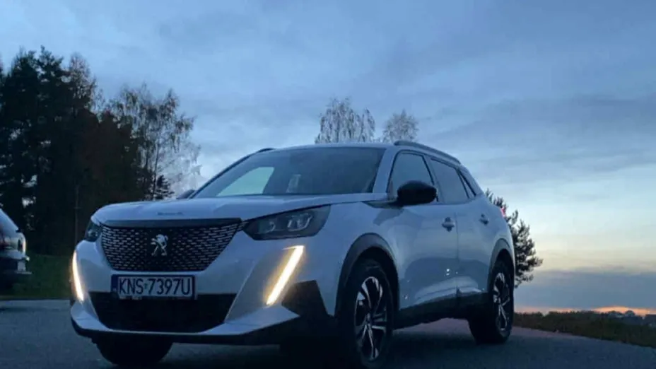 PEUGEOT 2008 2008 1.5 BlueHDi Allure S&S EAT8