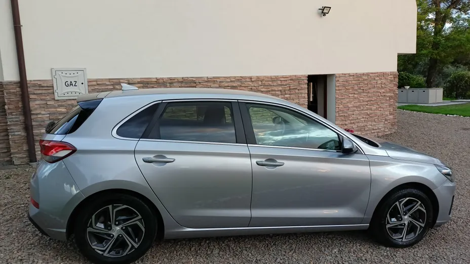 HYUNDAI i30 -
