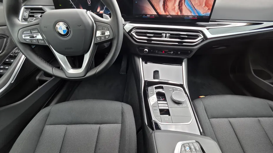 BMW Seria 3 318i Advantage aut