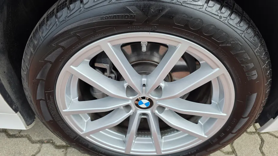 BMW Seria 3 318i Advantage aut