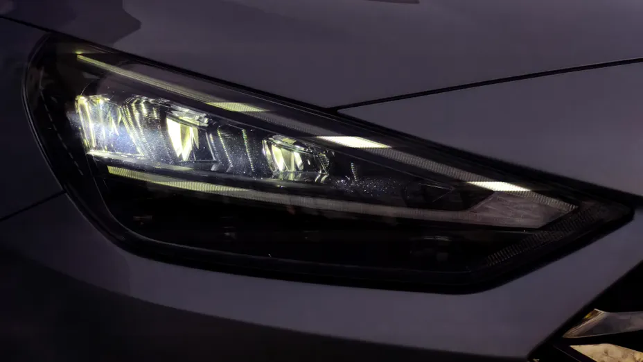 HYUNDAI i30 i30 1.5 T-GDI 48V Smart