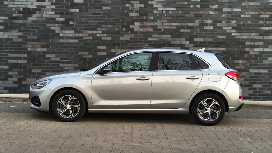 HYUNDAI i30 i30 1.5 T-GDI 48V Smart