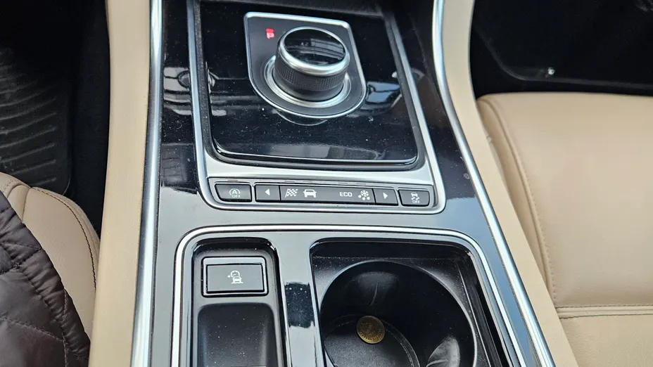 JAGUAR XE XE 2.0 D AWD Prestige aut