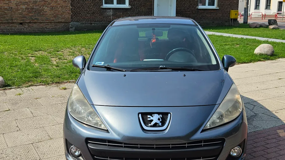PEUGEOT 207 -