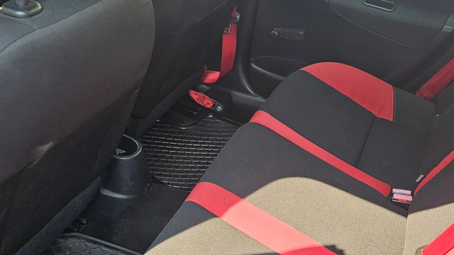 PEUGEOT 207 -