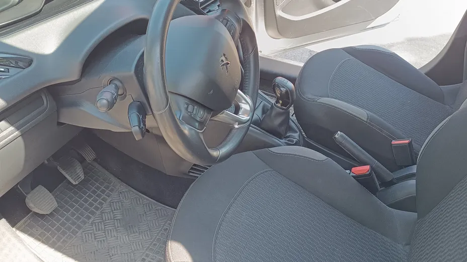 PEUGEOT 208 208 1.2 PureTech Active