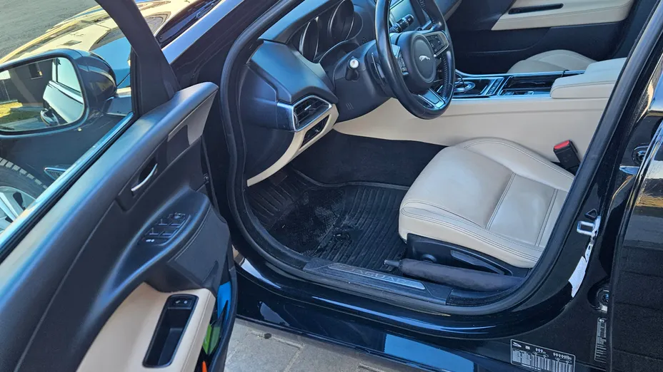 JAGUAR XE XE 2.0 D AWD Prestige aut