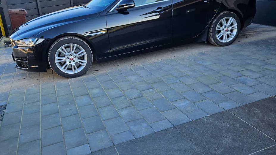 JAGUAR XE XE 2.0 D AWD Prestige aut