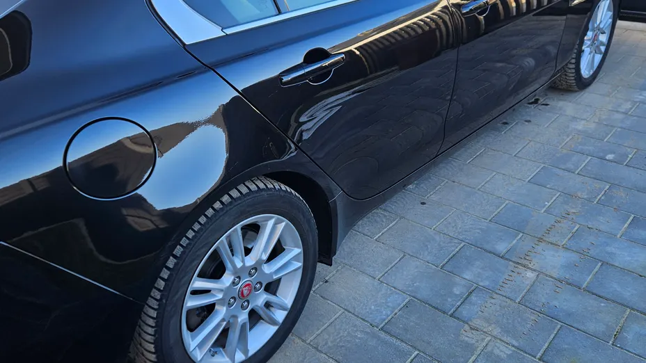 JAGUAR XE XE 2.0 D AWD Prestige aut