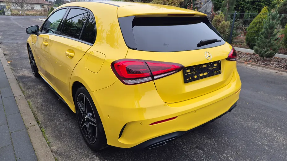 MERCEDES-BENZ A Klasa A 180 7G-DCT AMG Line